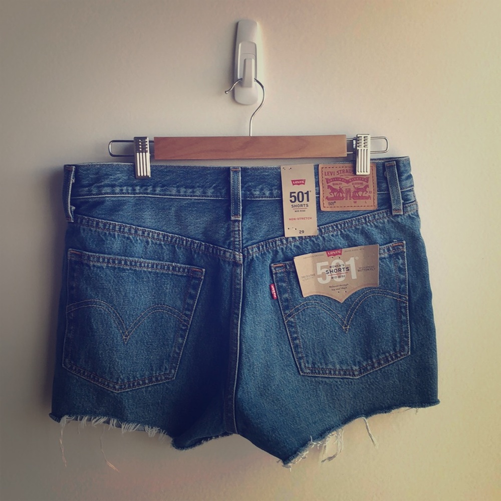 Levi cut-off Jean shorts